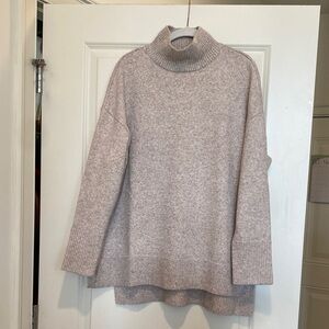 Oversized Turtleneck Sweater - Light Taupe/Beige